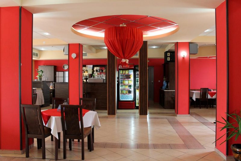 Дипломат Парк Хотел - Снимка 2