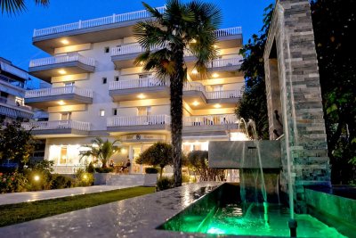 Hotel Ioni - Снимка 1