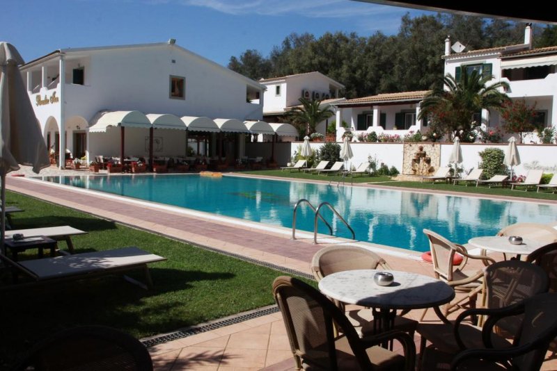 Paradise Inn Hotel - Снимка 3