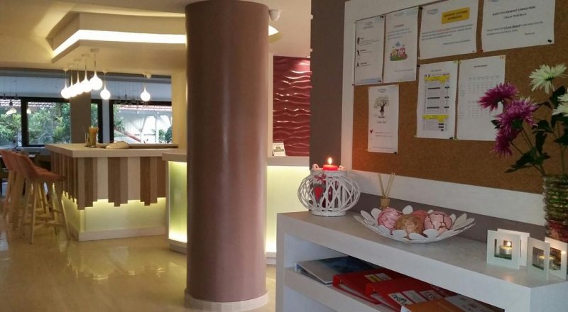 Korina Hotel - Снимка 4