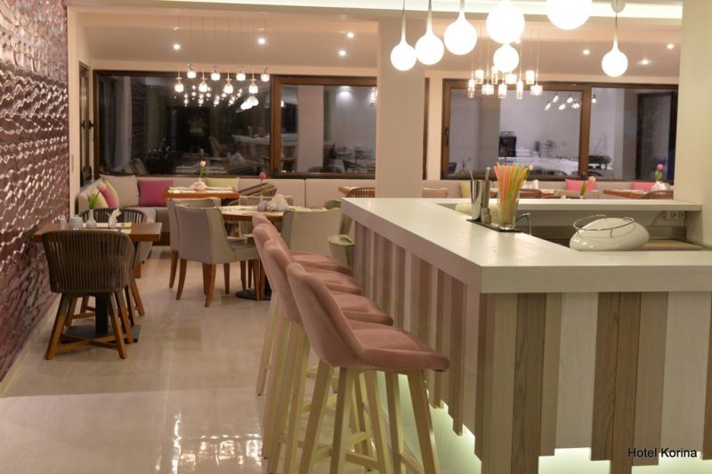 Korina Hotel - Снимка 1