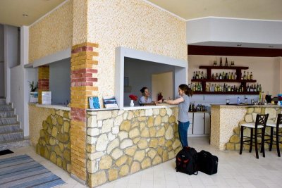 Pashos Hotel - Снимка 3
