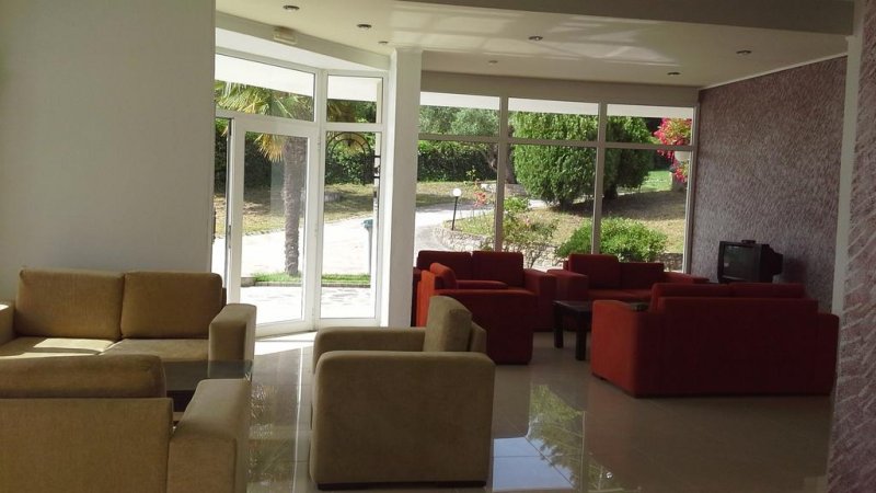 Pashos Hotel - Снимка 4