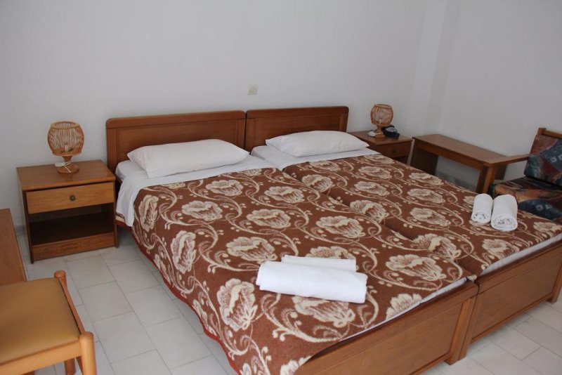 Pashos Hotel - Снимка 9