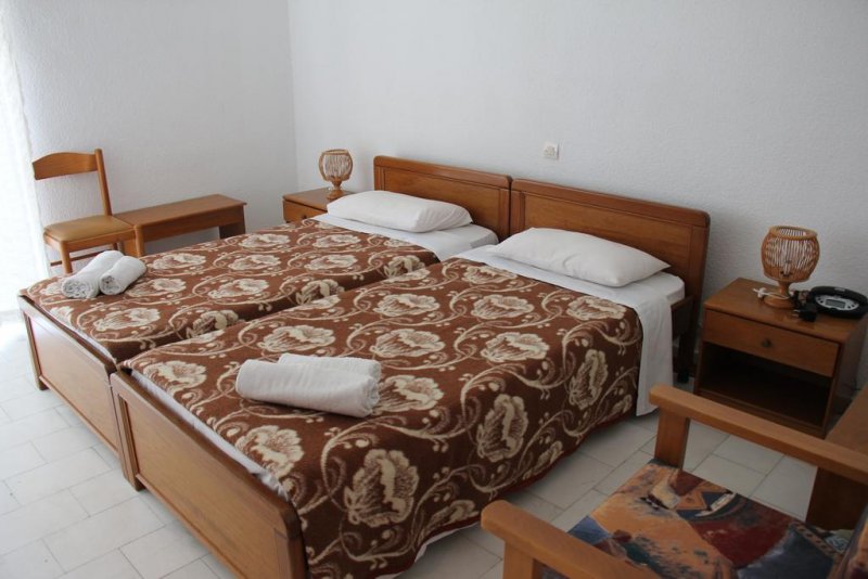 Pashos Hotel - Снимка 3