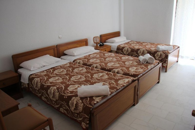 Pashos Hotel - Снимка 1