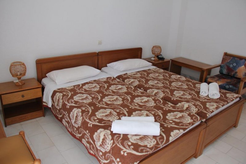 Pashos Hotel - Снимка 4