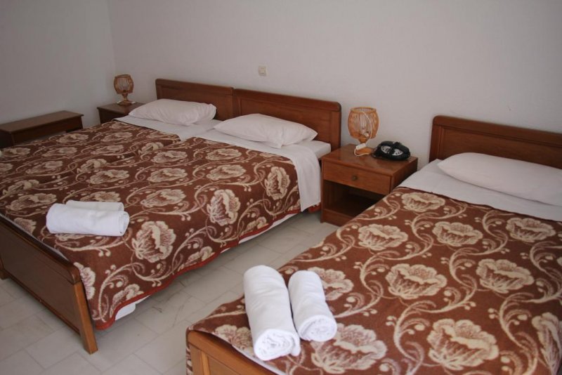 Pashos Hotel - Снимка 3