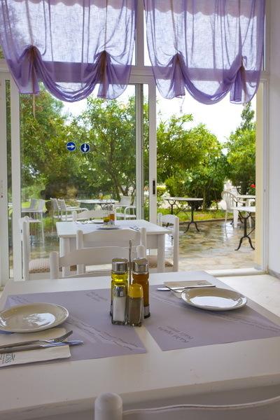 Септември в Халкидики, Гърция! Нощувка със закуска и вечеря + басейн в хотел Pashos***, Криопиги - Снимка 7