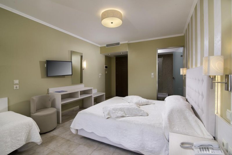 Ocean Beach Hotel - Снимка 11