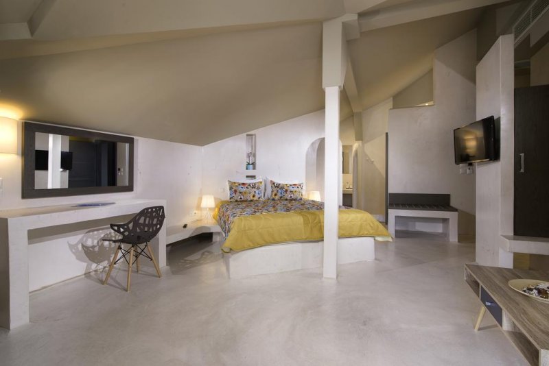 Ocean Beach Hotel - Снимка 5