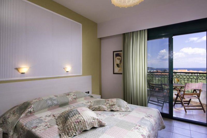 Ocean Beach Hotel - Снимка 0