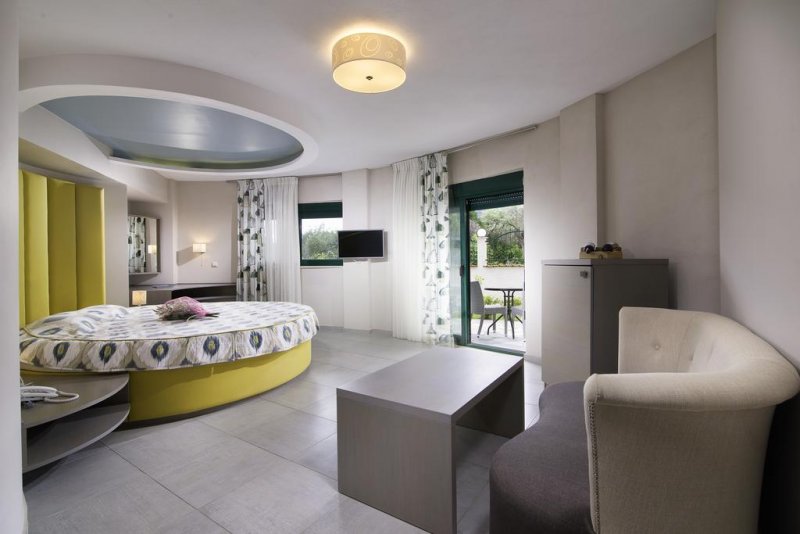 Ocean Beach Hotel - Снимка 9