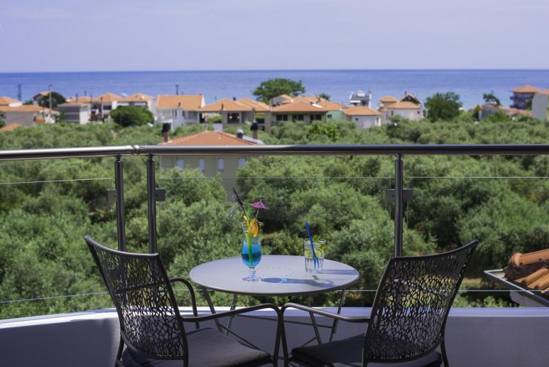 Ocean Beach Hotel - Снимка 5