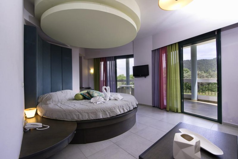 Ocean Beach Hotel - Снимка 3