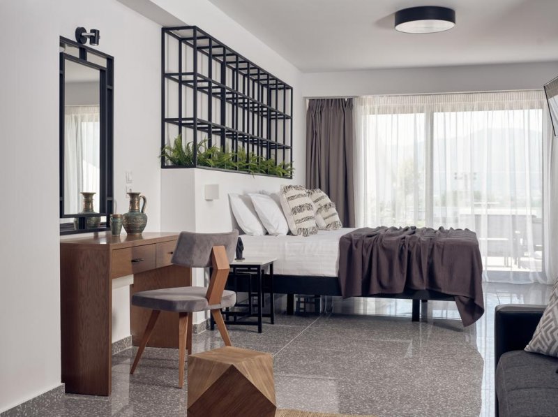 Letsos Hotel - Снимка 1