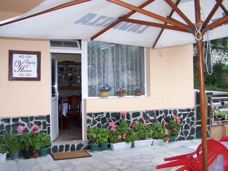 Хотел Витяз Хаус - Снимка 0