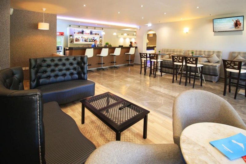 Silver Bay Hotel - Снимка 8