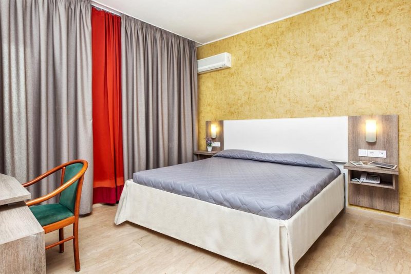 Silver Bay Hotel - Снимка 7