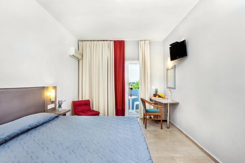 Silver Bay Hotel - Снимка 4