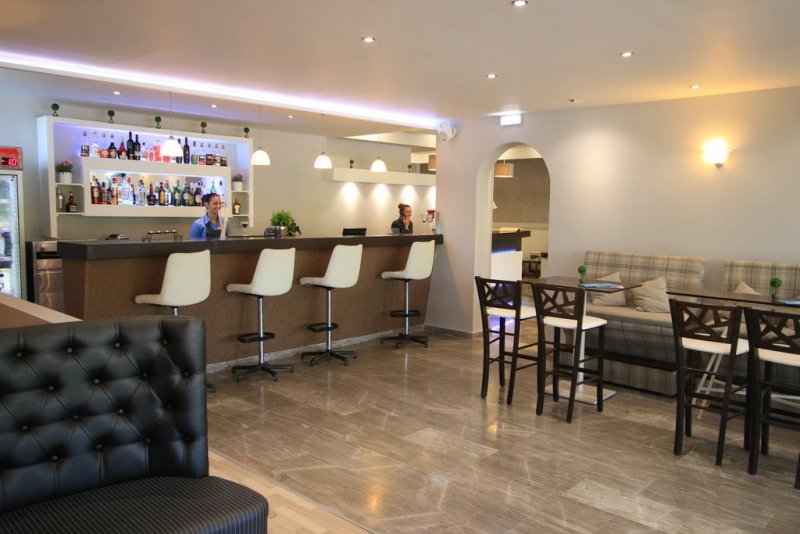 Silver Bay Hotel - Снимка 5