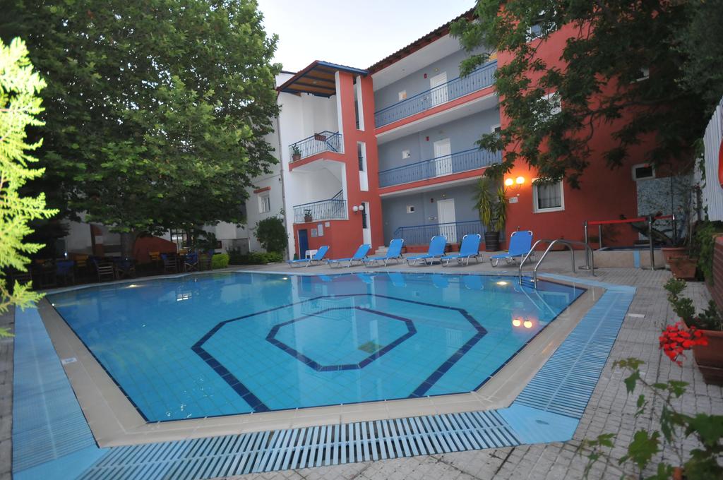 Семейна почивка през цялото лято в Калитеа,Халкидики - Гърция! Нощувка за четирима + басейн . в хотел Oceanis - Снимка 