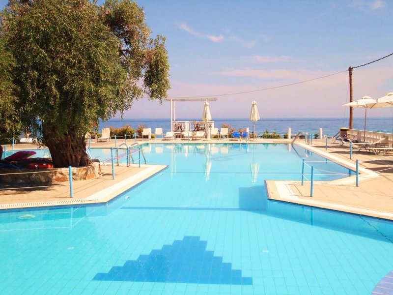 Maranton Beach Hotel - Снимка 0