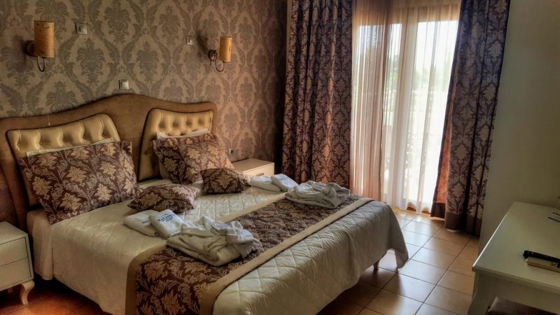 Maranton Beach Hotel - Снимка 8