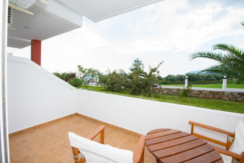 Maranton Beach Hotel - Снимка 5