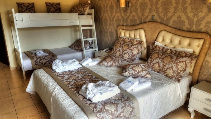 Maranton Beach Hotel - Снимка 10