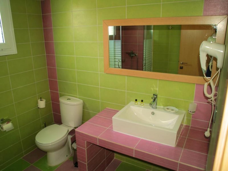 Maranton Beach Hotel - Снимка 1