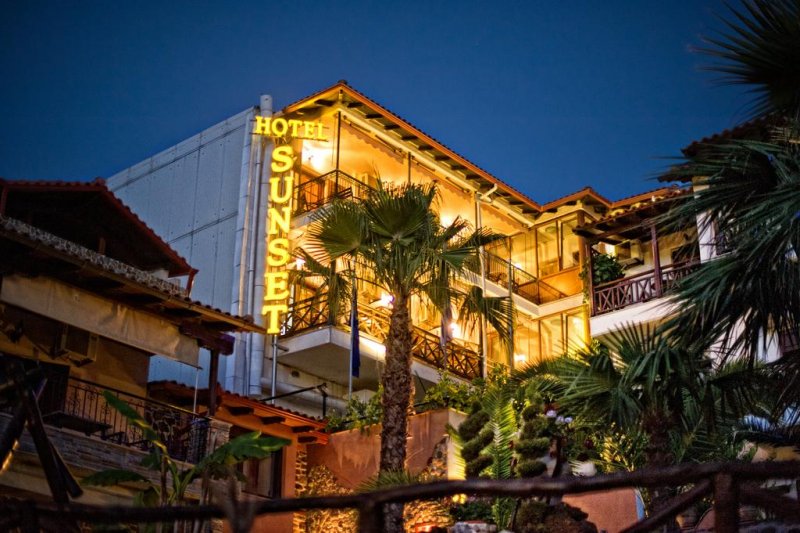 Sunset Hotel - Снимка 8