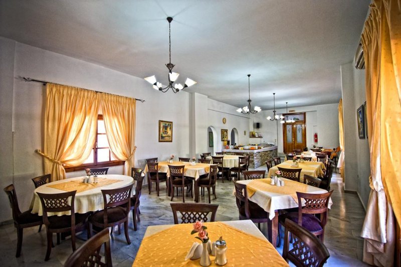 Sunset Hotel - Снимка 2