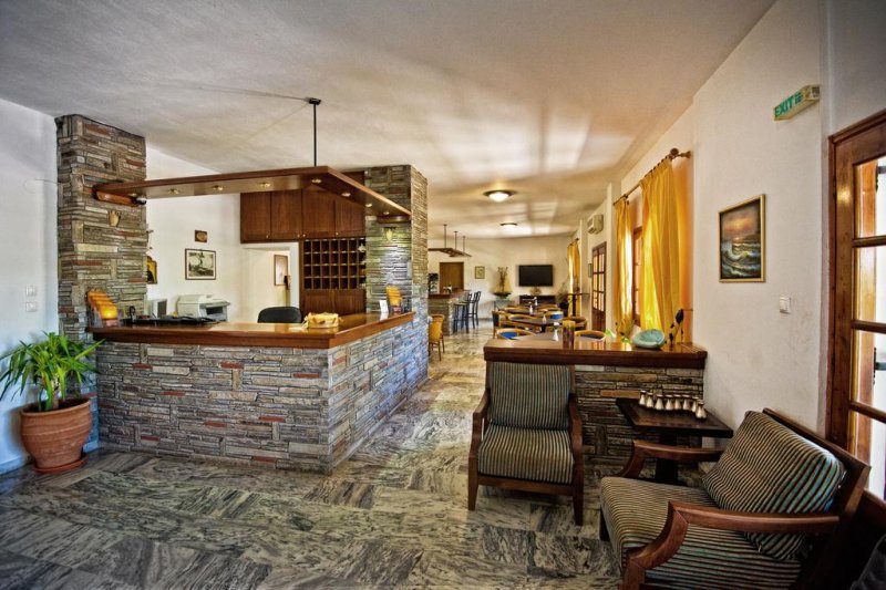 Sunset Hotel - Снимка 2