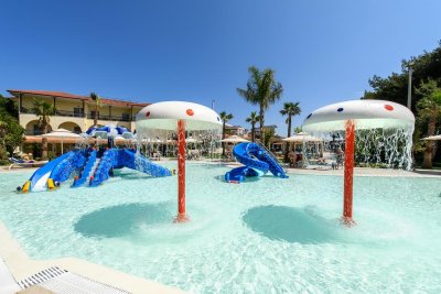 Portes Beach Hotel - Снимка 3
