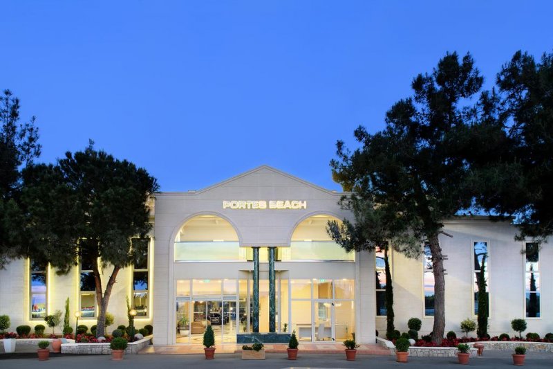 Portes Beach Hotel - Снимка 1