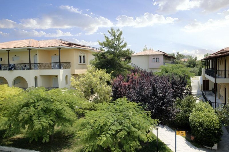 Portes Beach Hotel - Снимка 4