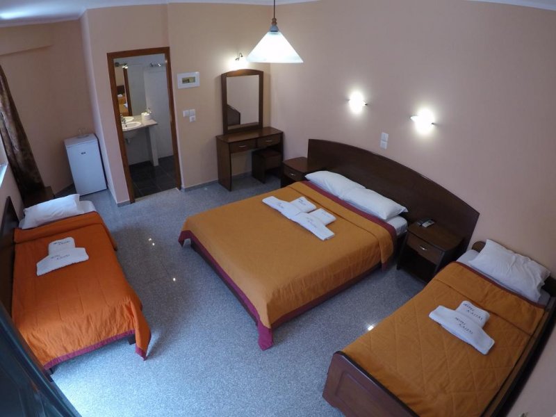 Kalias Hotel - Снимка 10