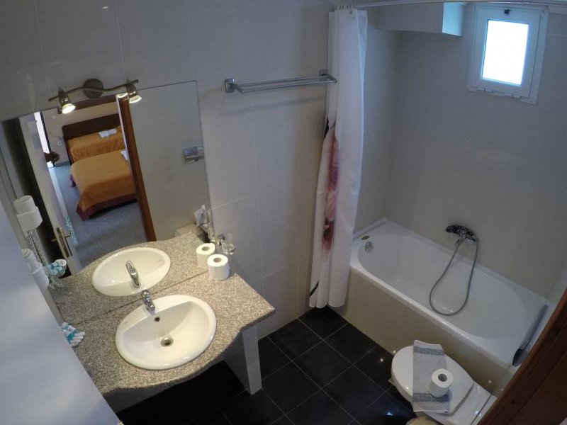 Kalias Hotel - Снимка 11