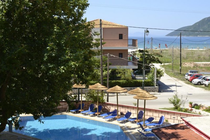 Kalias Hotel - Снимка 11