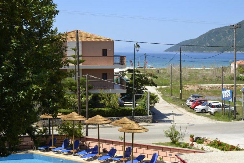 Kalias Hotel - Снимка 11