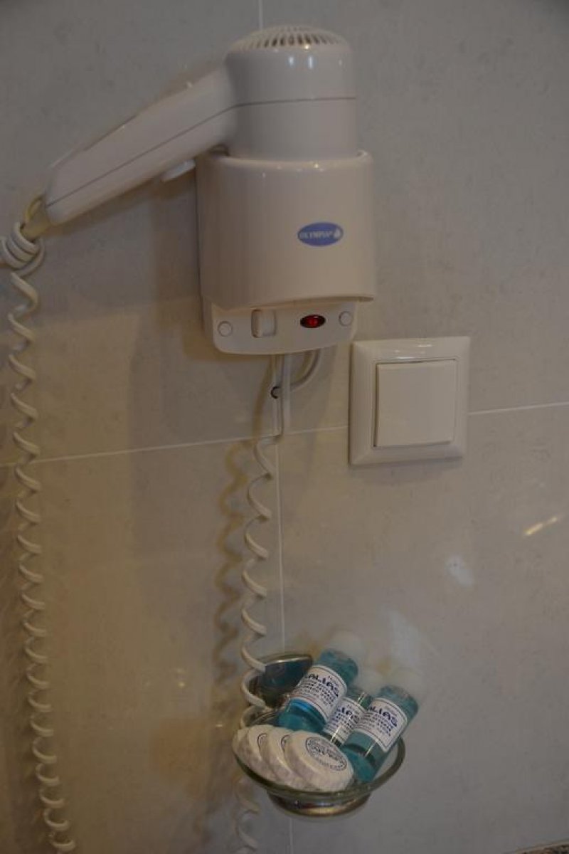 Kalias Hotel - Снимка 5