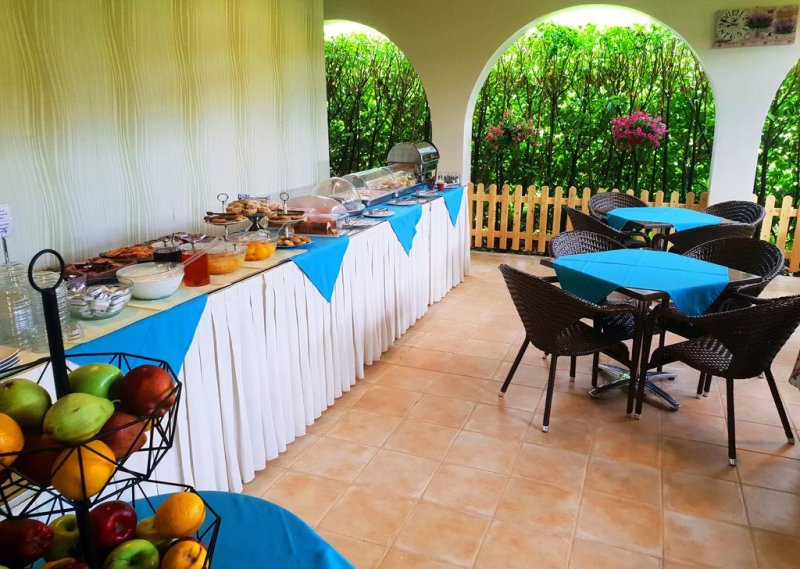 Eleana Hotel - Снимка 4