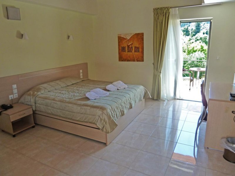 Eleana Hotel - Снимка 2