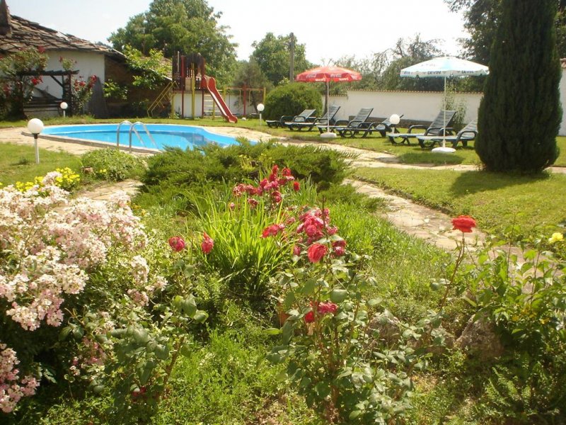 Комплекс Роден край - Снимка 1