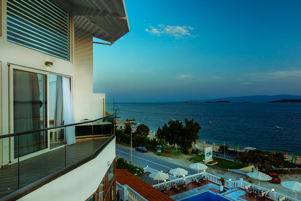 5 нощувки със закуски и вечери в хотел Akti Ouranoupoli 4*, Халкидики, Гърция през Юли! - Снимка 12