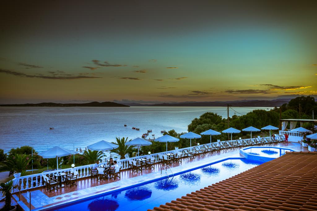5 нощувки със закуски и вечери в хотел Akti Ouranoupoli 4*, Халкидики, Гърция през Юли! - Снимка 10
