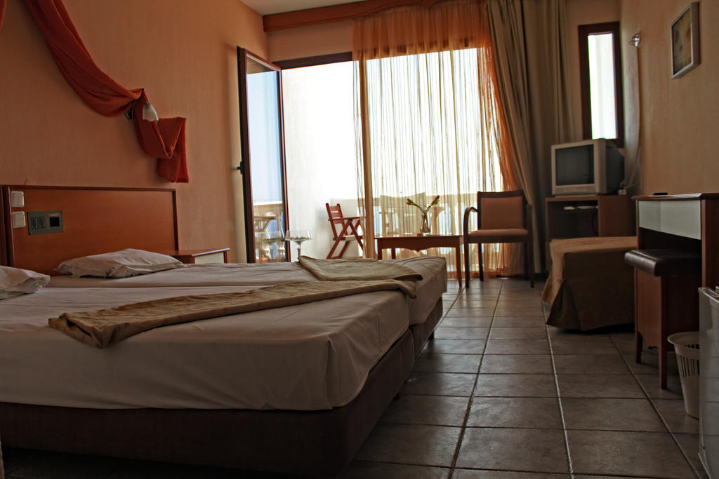 5 нощувки със закуски и вечери в хотел Akti Ouranoupoli 4*, Халкидики, Гърция през Юли! - Снимка 43