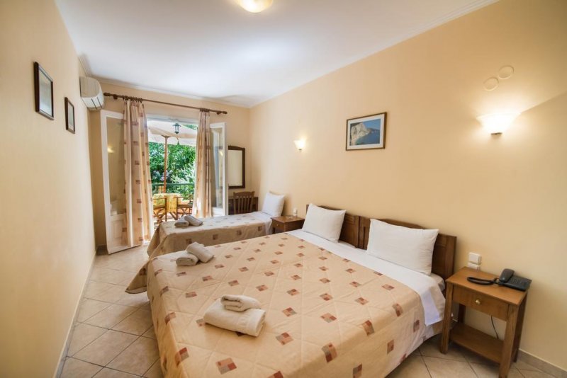 Hotel Sofia Nikiana - Снимка 2