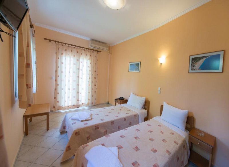 Hotel Sofia Nikiana - Снимка 8